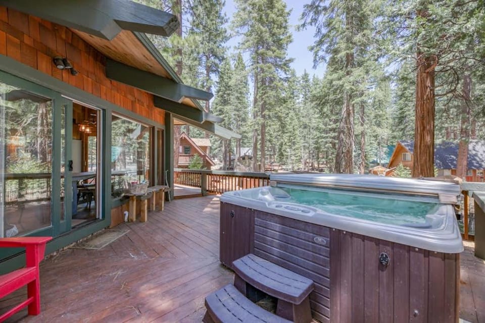 Charming home with private hot tub House in Lake Tahoe