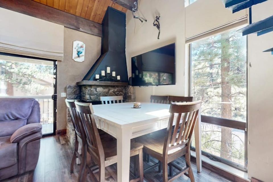 Luxe All-Season Escape - Pool Sauna Tennis - Near Kings Beach & Ski Resorts House in Tahoe Vista