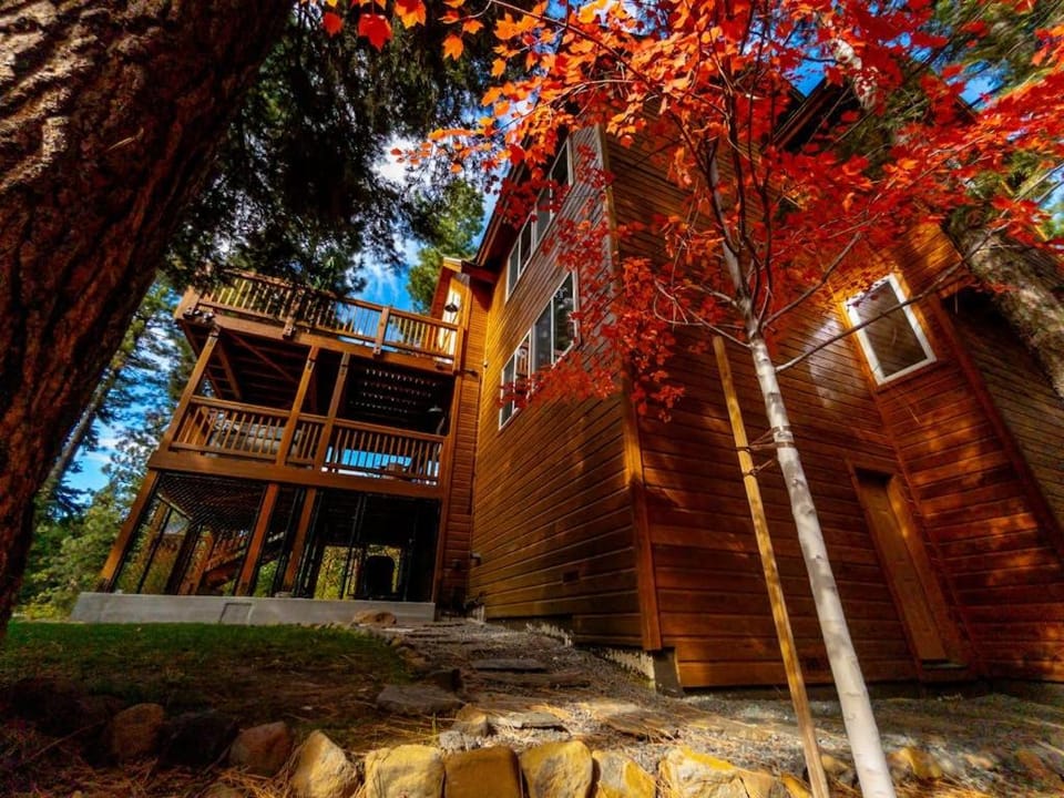 Peaceful Forest Retreat with Hot Tub EV Charger Game Room & Near Kings Beach House in Tahoe Vista
