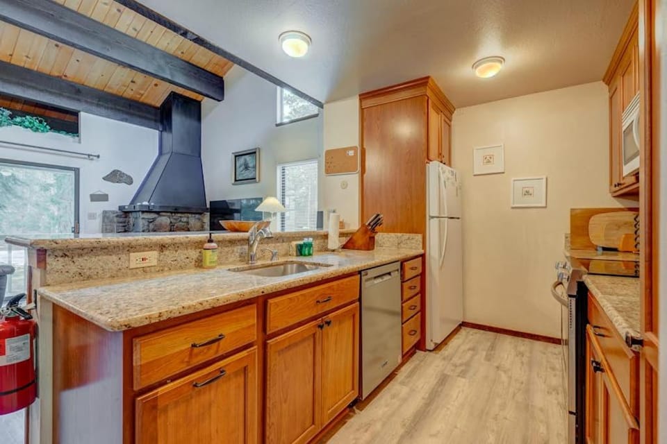 Rustic Kingswood Village getaway with shared pool patio & wood-burning fireplace House in Tahoe Vista