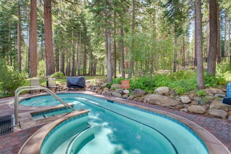 Dog-Friendly Mountain Getaway Near the Slopes with Private Balcony & Rec Center House in Northstar Drive