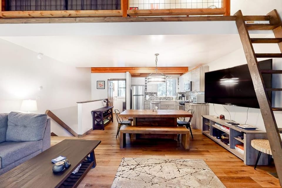 Lofted Mountain Escape with Free WiFi Shared Pool & Hot Tub Golf & Skiing Nearby House in Northstar Drive