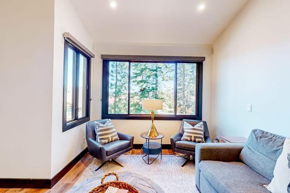 Ski and Ski Out Designer Condo With a View House in Northstar Drive