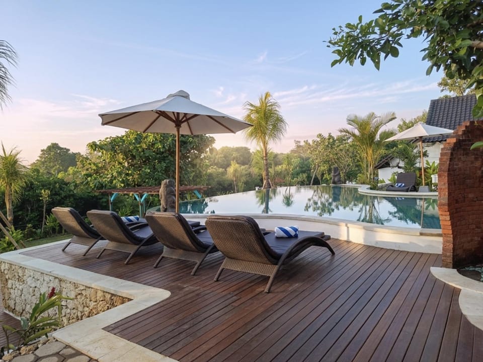 Swimming pool, Swimming pool