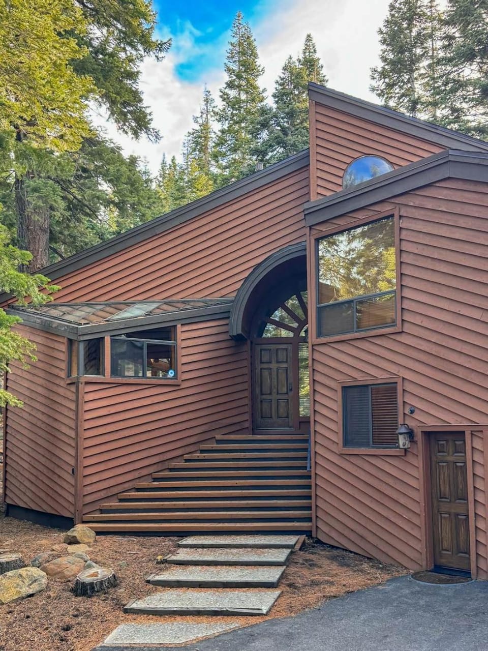 Inviting home in Northstar Ski Resort with private hot tub & sauna pool access House in Sierra Nevada