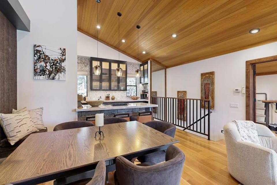 Luxury Northstar condo with new appliances two decks and shared pool House in Northstar Drive