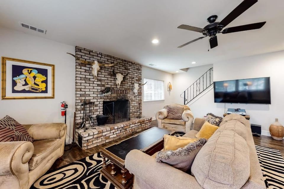 Mountain-view dog-friendly home with large yard in private locale near skiing House in South Lake Tahoe