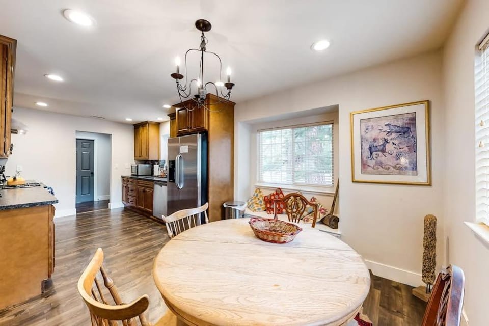Mountain-view dog-friendly home with large yard in private locale near skiing House in South Lake Tahoe