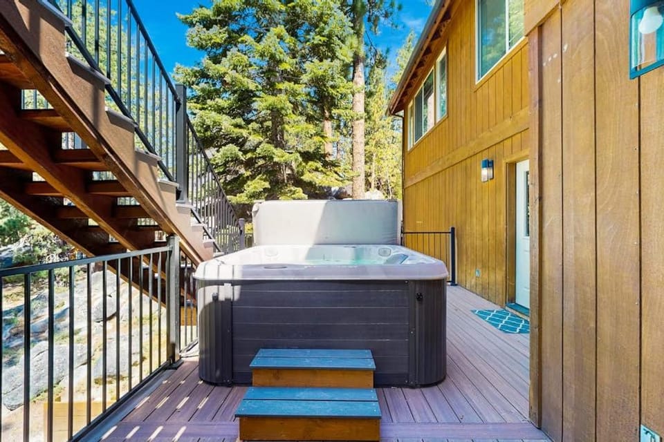 Spacious home near Lake Tahoe with private hot tub & two decks - near dining House in South Lake Tahoe