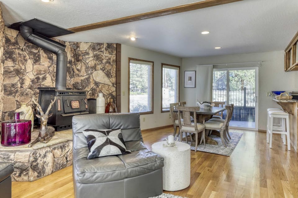Spacious home for families - walk to Heavenly & the beach House in Stateline