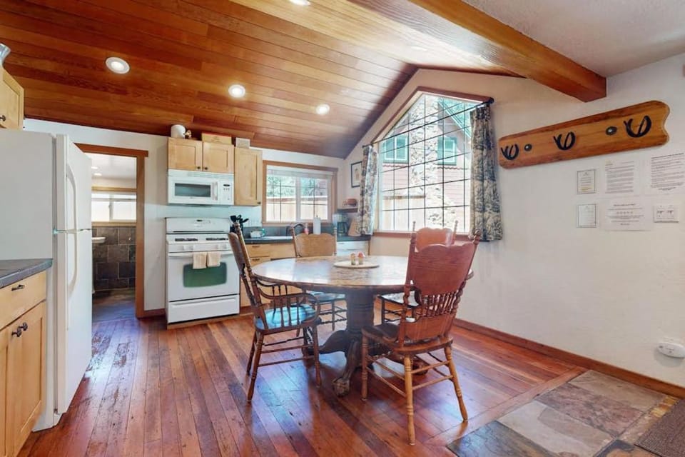 Updated Tahoe Home with Hot Tub On Bus Route to Stateline & Skiing House in South Lake Tahoe