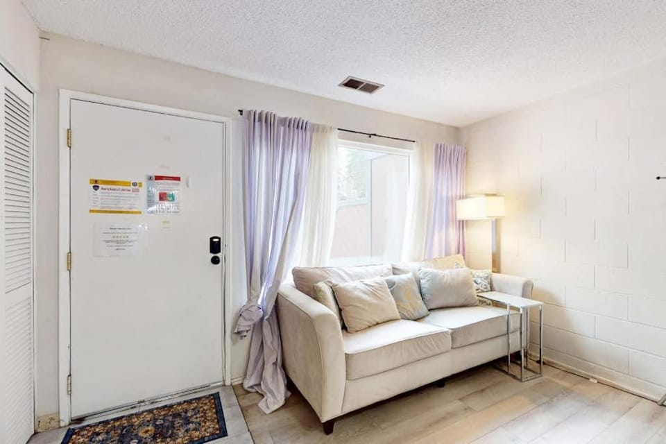 Family-Friendly Contemporary Getaway - Near Heavenly Marina & Dining House in South Lake Tahoe