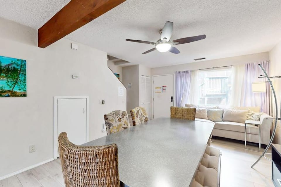 Family-Friendly Contemporary Getaway - Near Heavenly Marina & Dining House in South Lake Tahoe