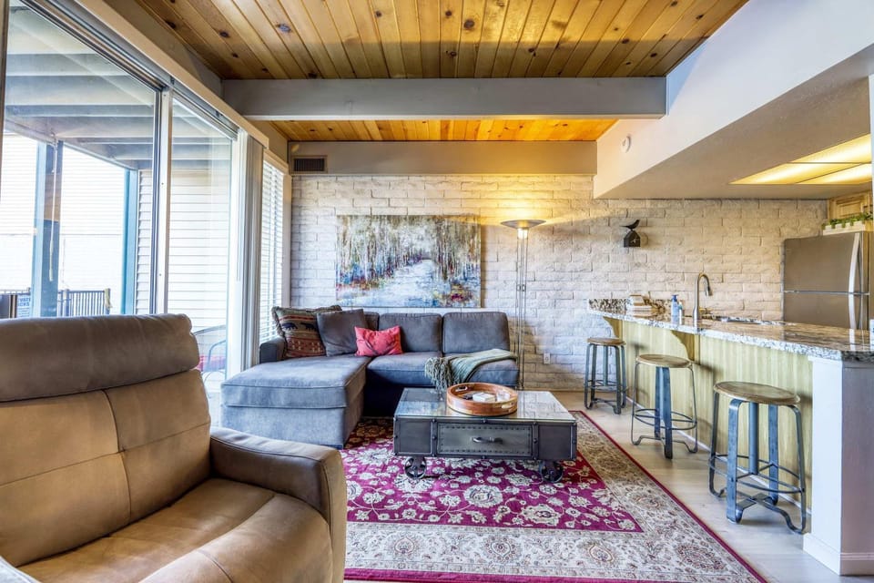 Waterfront Condo - Close to Camp Richardson & Heavenly House in South Lake Tahoe