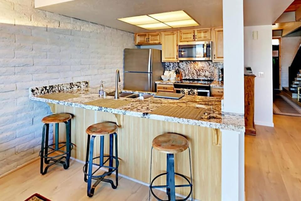 Waterfront Condo - Close to Camp Richardson & Heavenly House in South Lake Tahoe