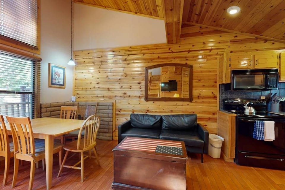 Remodeled condo close to Heavenly & marina - dog-friendly House in South Lake Tahoe