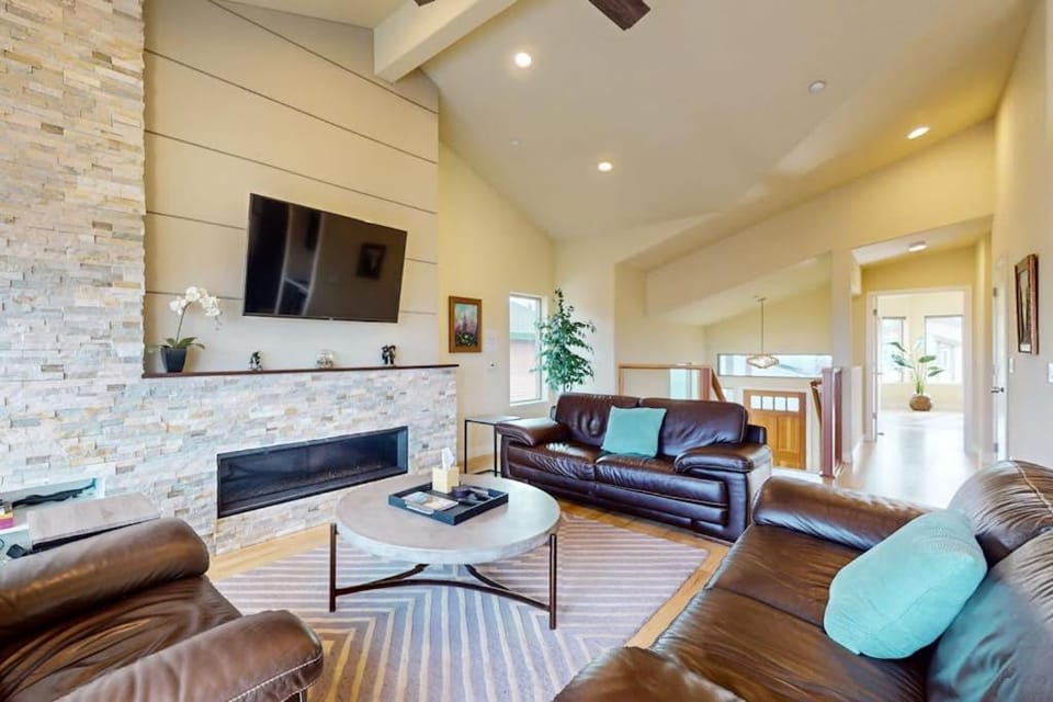 New-Build Tahoe Keys Haven with Pool Table Decks & Mountain Views - Near Beach House in South Lake Tahoe