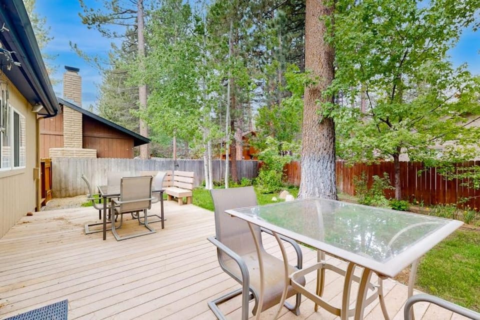 Spacious Lake Retreat - 2 Fireplaces & Private Fenced Yard - Close to Marina House in South Lake Tahoe