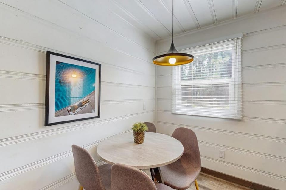 Modern Hideaway with Hot Tub & Firepit - Walk to Beach & Heavenly Village House in Stateline