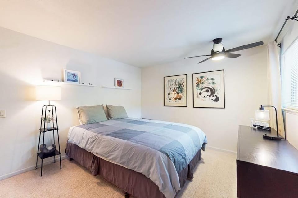 Family-friendly townhouse with WiFi streaming W&D and close to skiing House in South Lake Tahoe