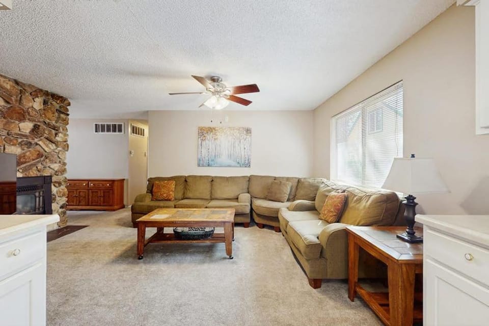 Charming Home with Spa Near Ski Resort and Lake Tahoe Timber Cove Marina Beach House in South Lake Tahoe