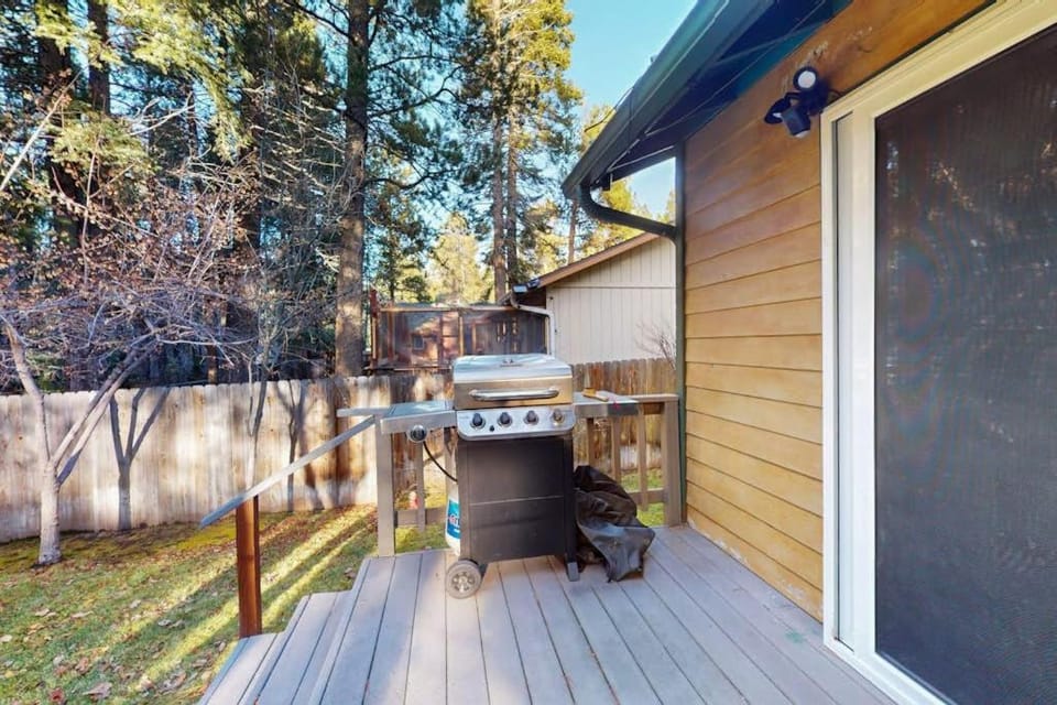 Dog-Friendly Home with Hot Tub Lovely Backyard Meadow Walk to Shops & Restaurants House in South Lake Tahoe