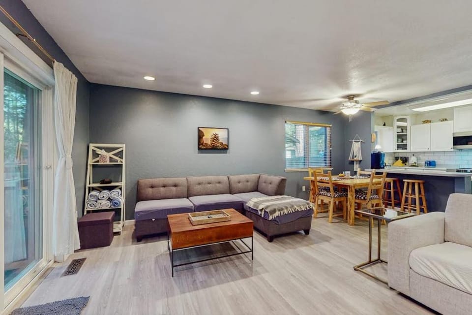 Dog-Friendly Home with Hot Tub Lovely Backyard Meadow Walk to Shops & Restaurants House in South Lake Tahoe
