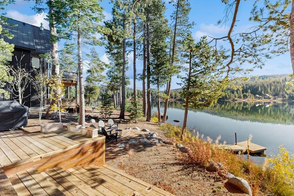 Luxury lakefront home with private hot tub on-site dock fireplace & HOA beach House in Serene Lakes