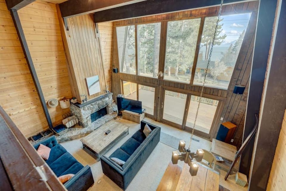 Lake view house with WiFi washer&dryer and fireplace - dogs are welcome House in Dollar Point
