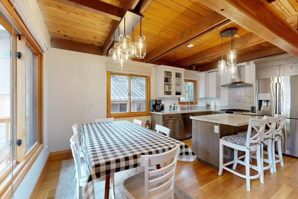 Beautiful home located on the West Shore of Lake Tahoe with game room & deck House in Tahoe City