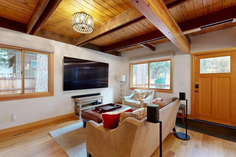 Beautiful home located on the West Shore of Lake Tahoe with game room & deck House in Tahoe City