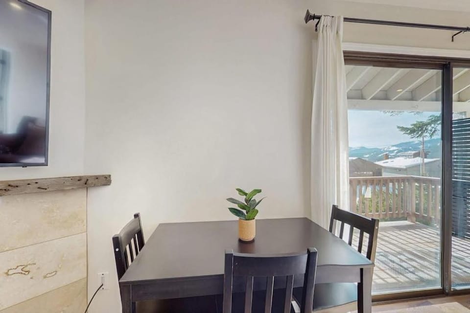 Pristine Modern Condo with Lake Views Fireplace Access to Private Beach House in Tahoe City