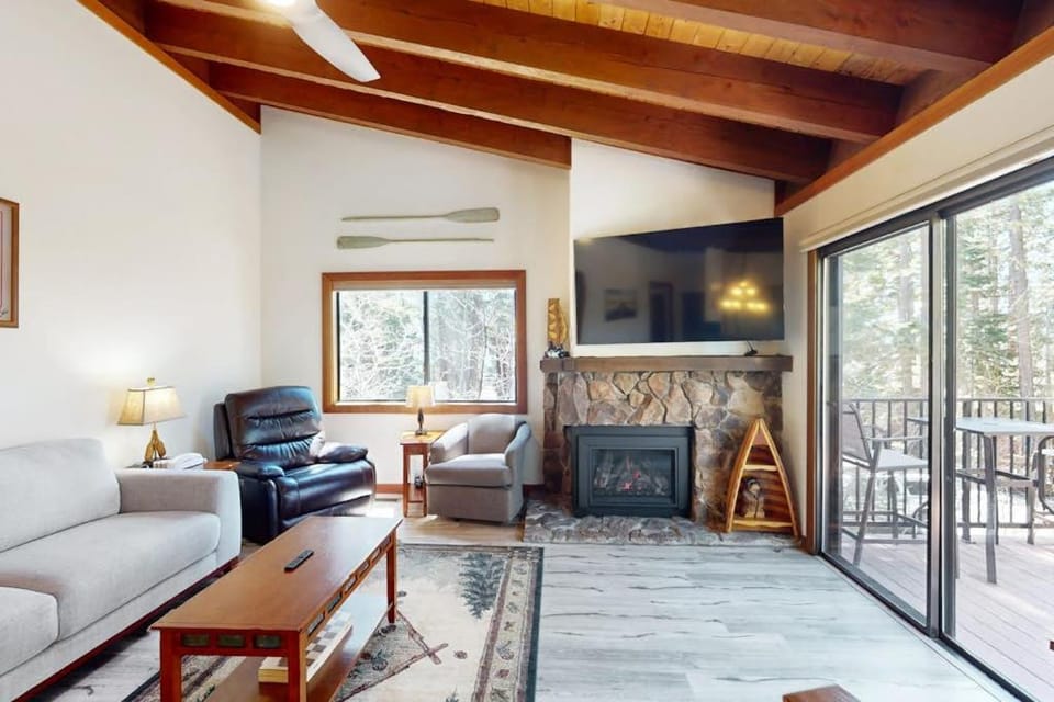 Lovely tree-view condo with deck grill & fireplace - near Tahoe City & lake House in Dollar Point