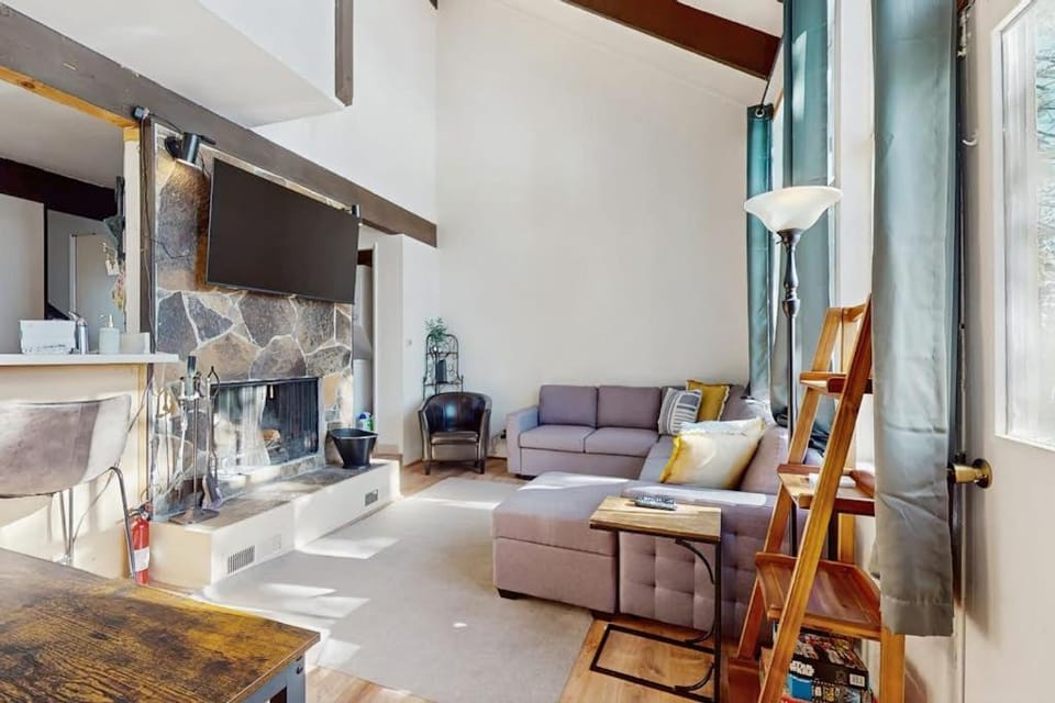 Cozy and Convenient Condo with Fireplace Deck W&D Close to Town Lake Trails House in Dollar Point