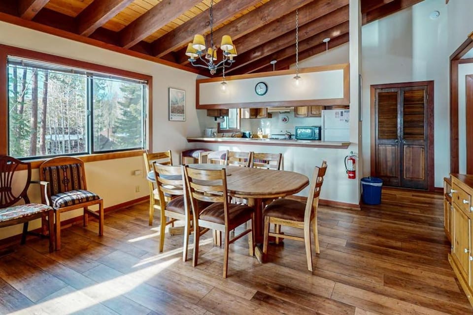Homey Family Condo with Shared Pool Hot Tub Tennis & Lovely Lake Views House in Dollar Point