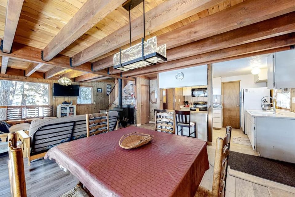 Cozy Cabin near Slopes with Spectacular Starry Skies Cabin in Truckee