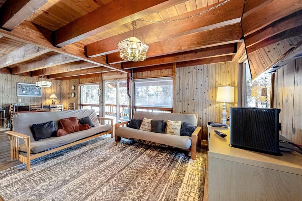 Cozy Cabin near Slopes with Spectacular Starry Skies Cabin in Truckee