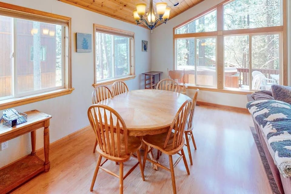Escape to Mountain Comfort in the Heart of Truckee CA House in Truckee