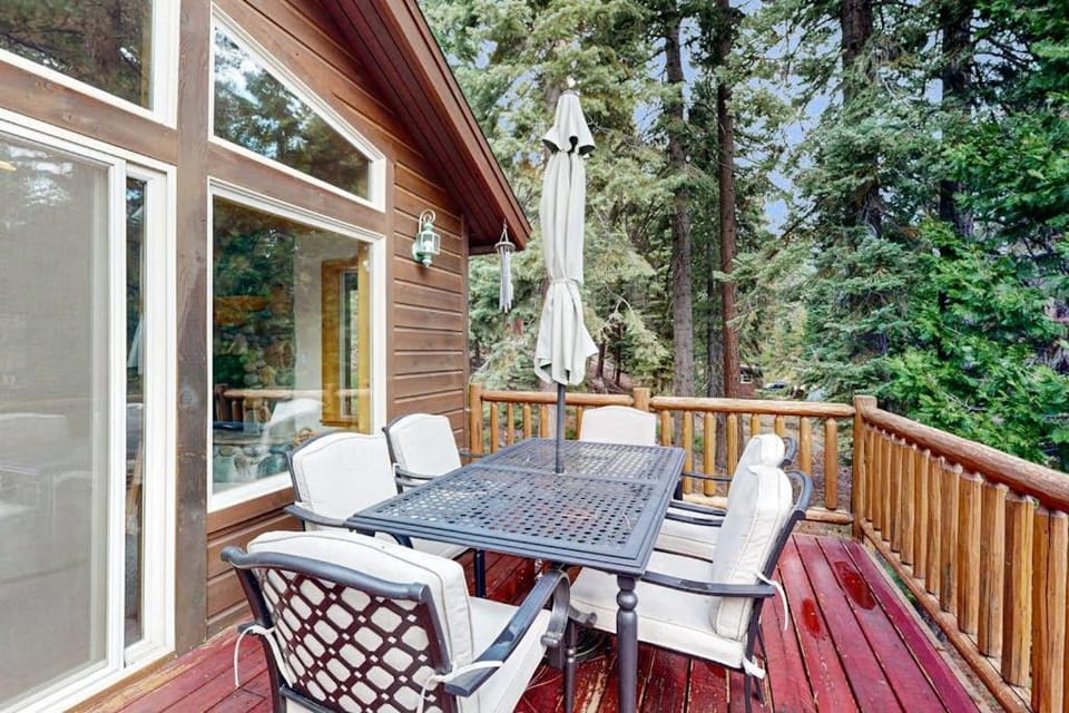Spacious home with fireplace and two decks with hot tub & bbq grill House in Tahoe Vista