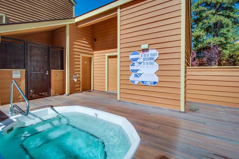 Stylish Townhome with Deck & Shared Hot Tub - Walk to Beaches Near Skiing House in Incline Village