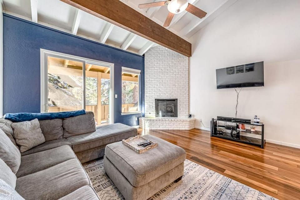 3-story condo with 2 pools private balcony grill & fireplace - near lake & ski House in Incline Village