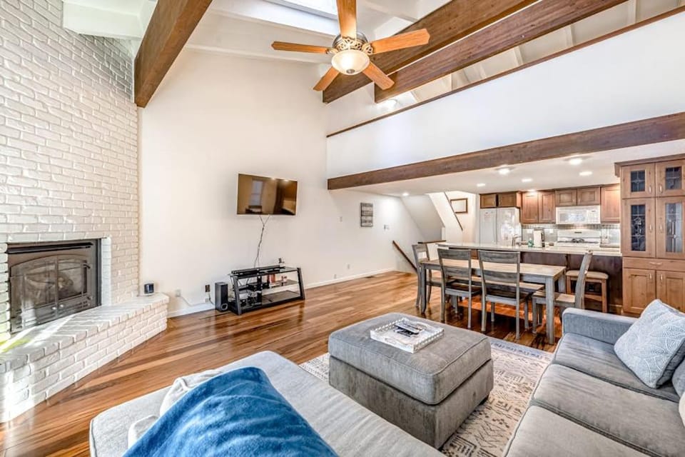 3-story condo with 2 pools private balcony grill & fireplace - near lake & ski House in Incline Village