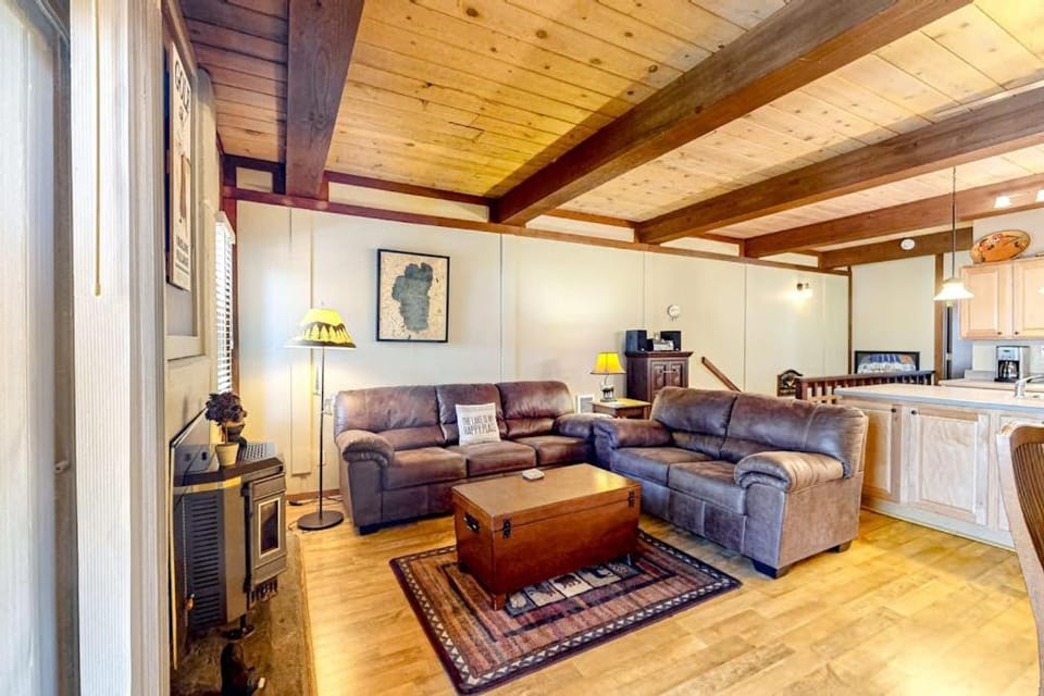 Rustic townhome in a great location with wood stove grill balcony & internet House in Incline Village