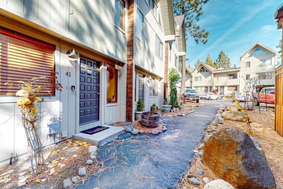 Rustic townhome in a great location with wood stove grill balcony & internet House in Incline Village