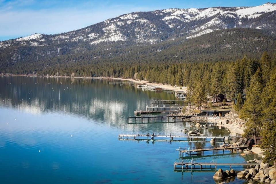 Family-Friendly townhouse near lake - convenient & walkable location House in Incline Village