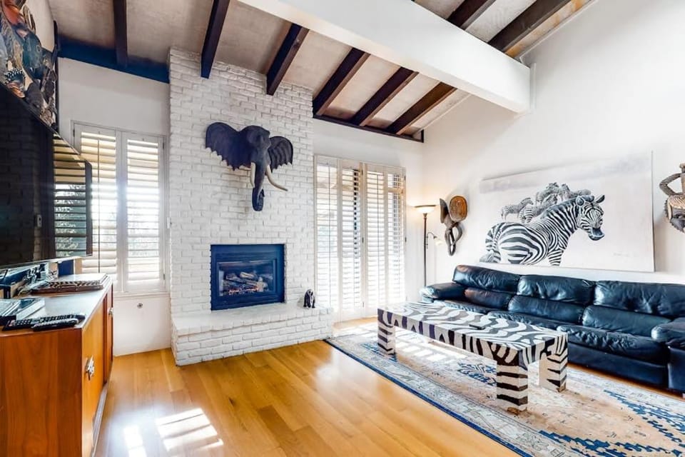 Unique Condo with WiFi Gas Fireplace 2 Balconies Shared Pool Deck Private W&D House in Incline Village