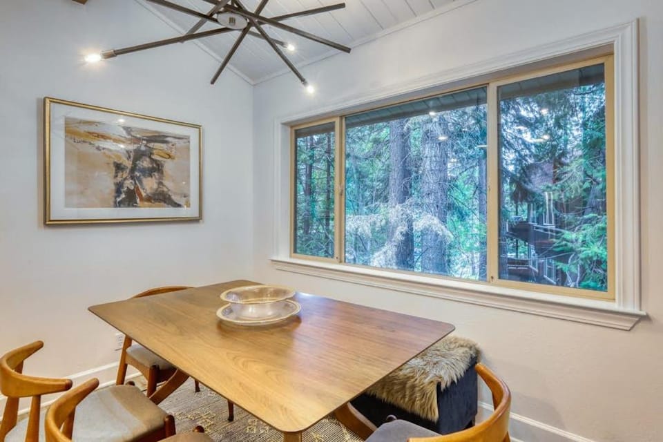 Charming condo near the lake with grill full kitchen & W&D House in Incline Village