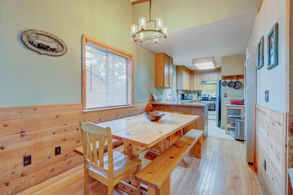 Charming cabin a mile from Heavenly's Boulder Lodge Cabin in Kingsbury
