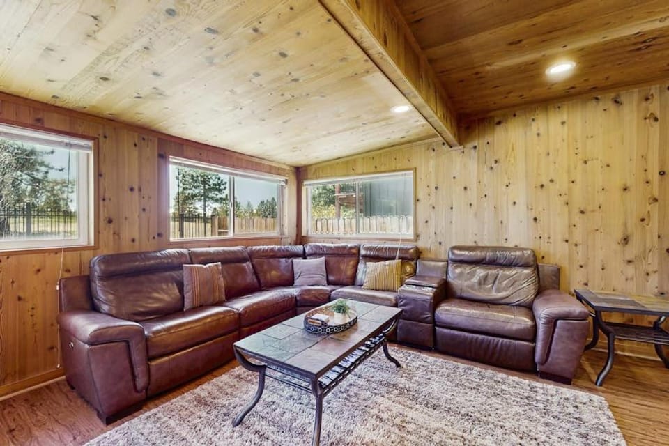 Edgewood Retreat - Hot Tub Golf Course Views & Walk to Stateline House in Stateline