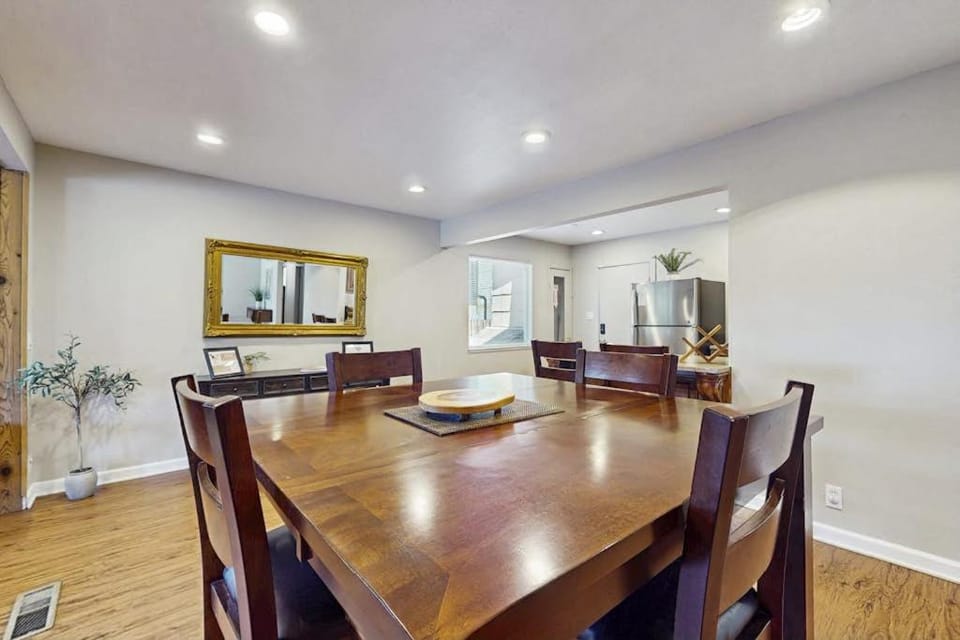 Edgewood Retreat - Hot Tub Golf Course Views & Walk to Stateline House in Stateline